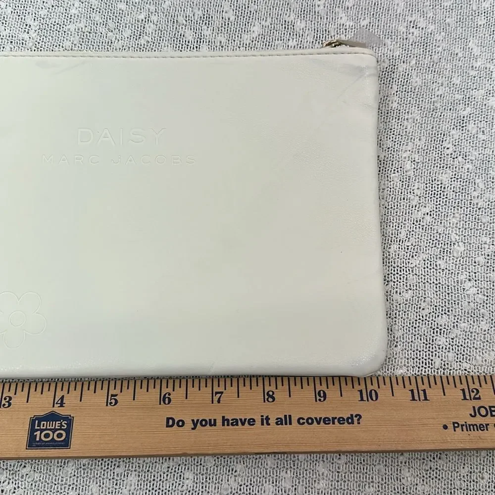 MARC JACOBS Daisy White Leather Makeup Cosmetic Pouch Travel Bag